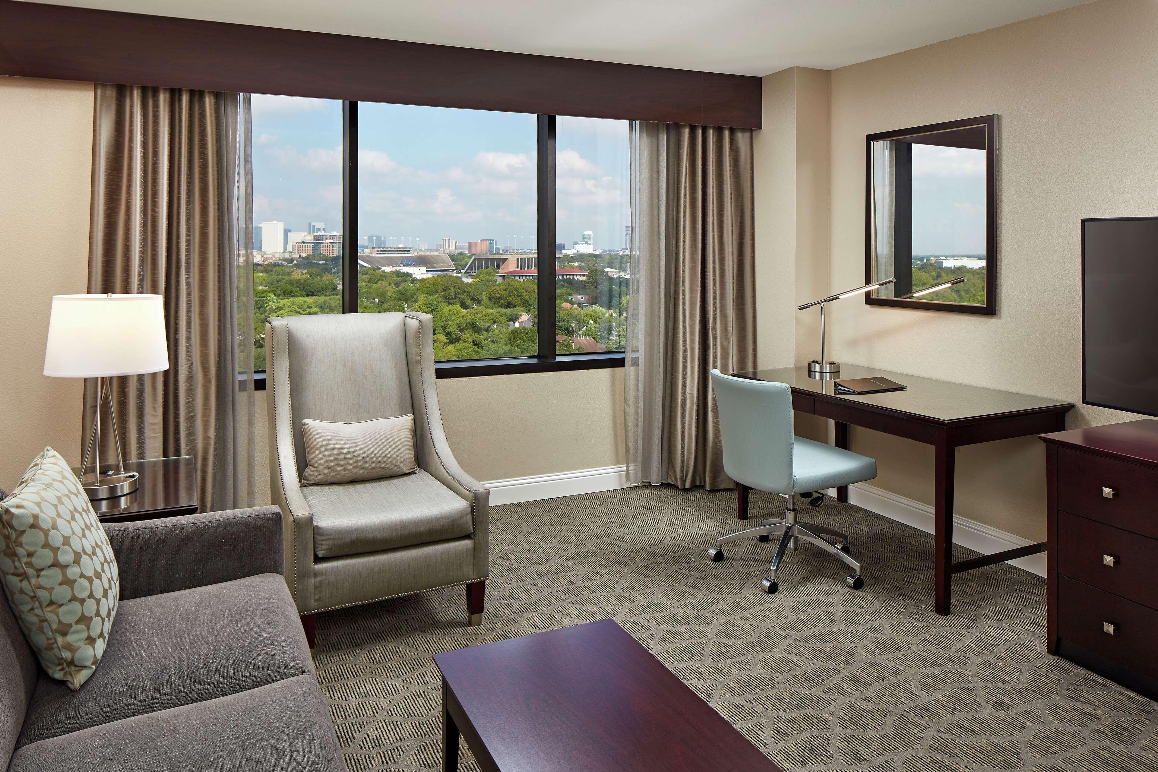 Hilton Houston Plaza/Medical Center Otel Dış mekan fotoğraf