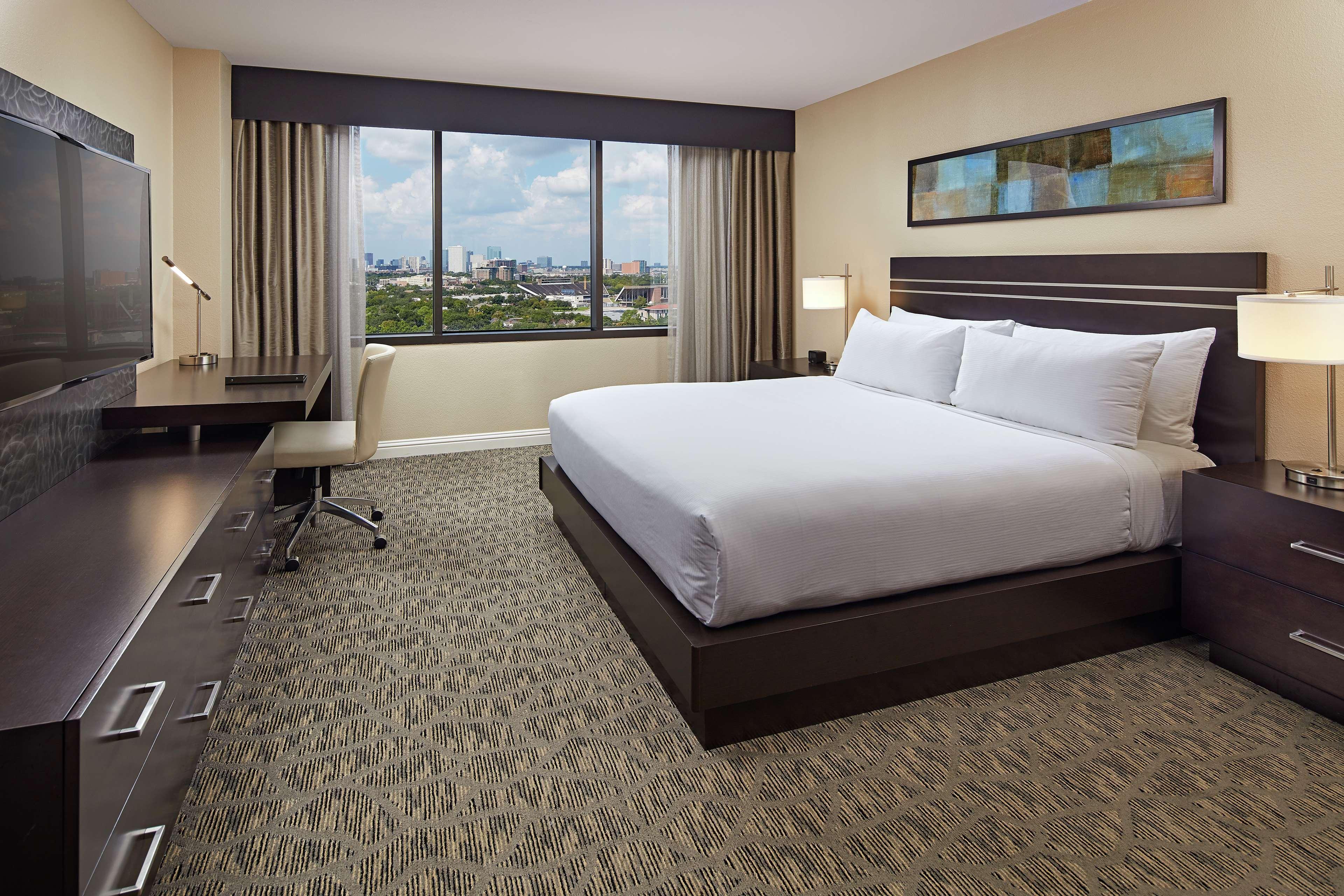 Hilton Houston Plaza/Medical Center Otel Dış mekan fotoğraf